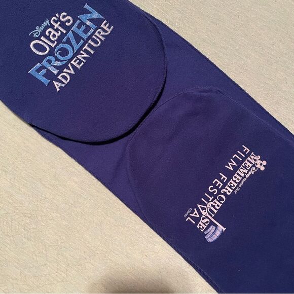 Disney Fiel Microfleece scarf Olaf’s Frozen Adventure Disney Vacation Club NEW - Picture 8 of 8